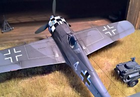 Ein sogenannter Ölwagen, wie er auf vielen Flugplätzen der Luftwaffe zu sehen war, gibt es bei Airmodel.de