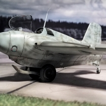 Academy-Me163-Komet-1_72-01