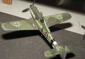 DSCN2054 Die Oberflächendetails fallen bei Academy sparsam aus