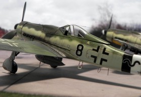 DSCN2346 Eine A9 mit ihrer Schwester (auch von Academy).