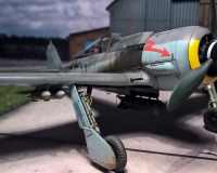 FW-190 F8 vor dem Hangar aus Resin der Fima &quot;Realityinscale&quot;