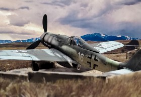 Fertiges Modell der FW-190 D9 von AZ-Modell als Rollout