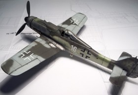 Fertiges Modell der FW-190 D9 von AZ-Modell in 1/72