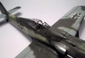 Blick in das Cockpit mit den Brengun-Gurten