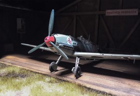 Die "VDM" Aufkleber des Herstellers der Luftschraube fehlen (laut Abgleich mit den Originalfotos)